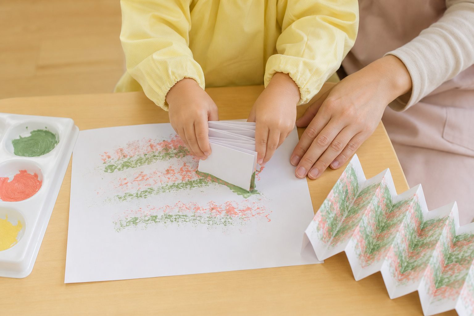 じゃばら紙の模様遊びの製作イメージ