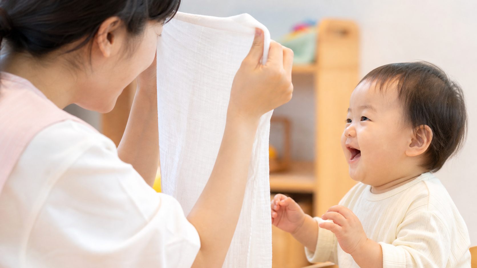 いないいないばあ布遊びの活動イメージ