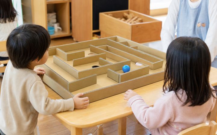 ボール転がし迷路の活動イメージ