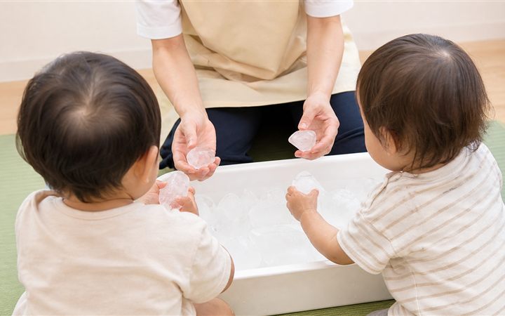 氷をさわってみようの活動イメージ
