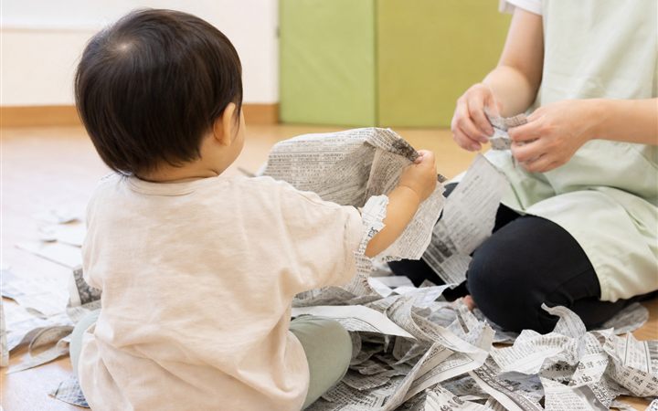 新聞紙びりびりの活動イメージ